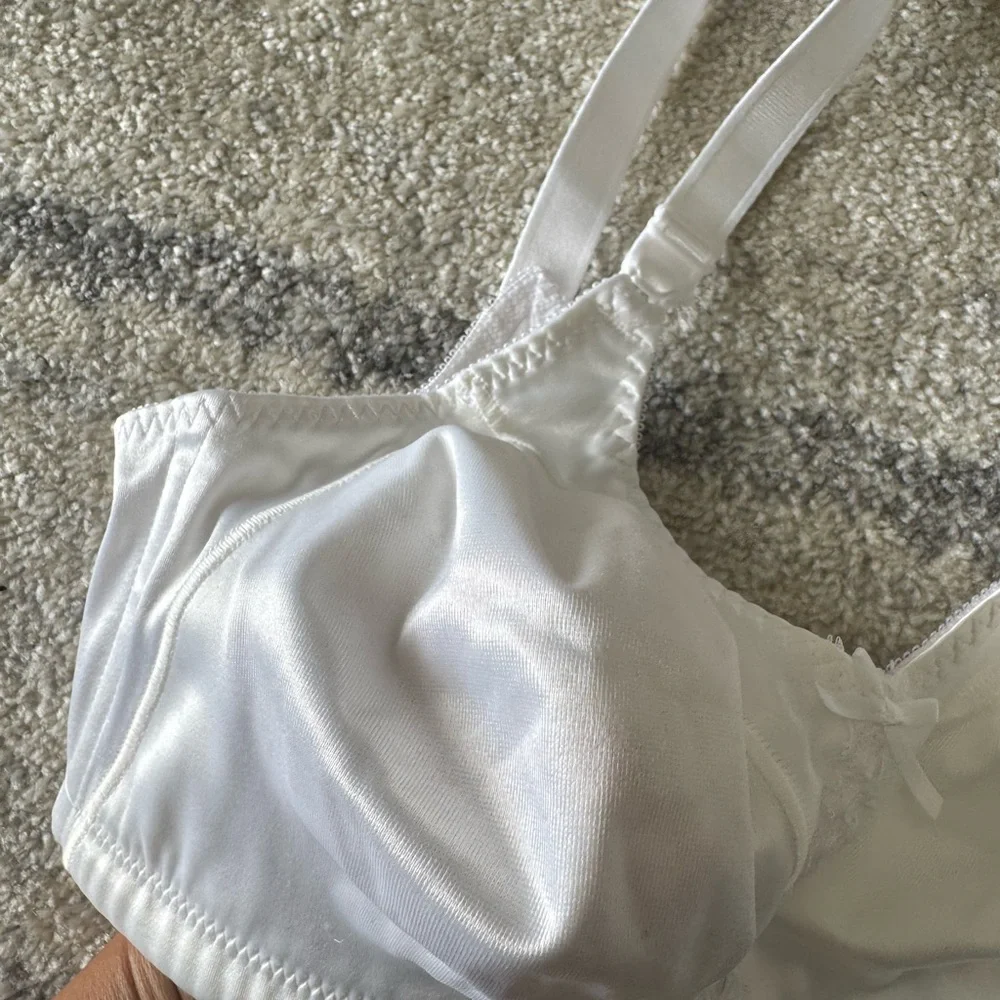 Bali bra NWT bundle - Picture 2 of 13